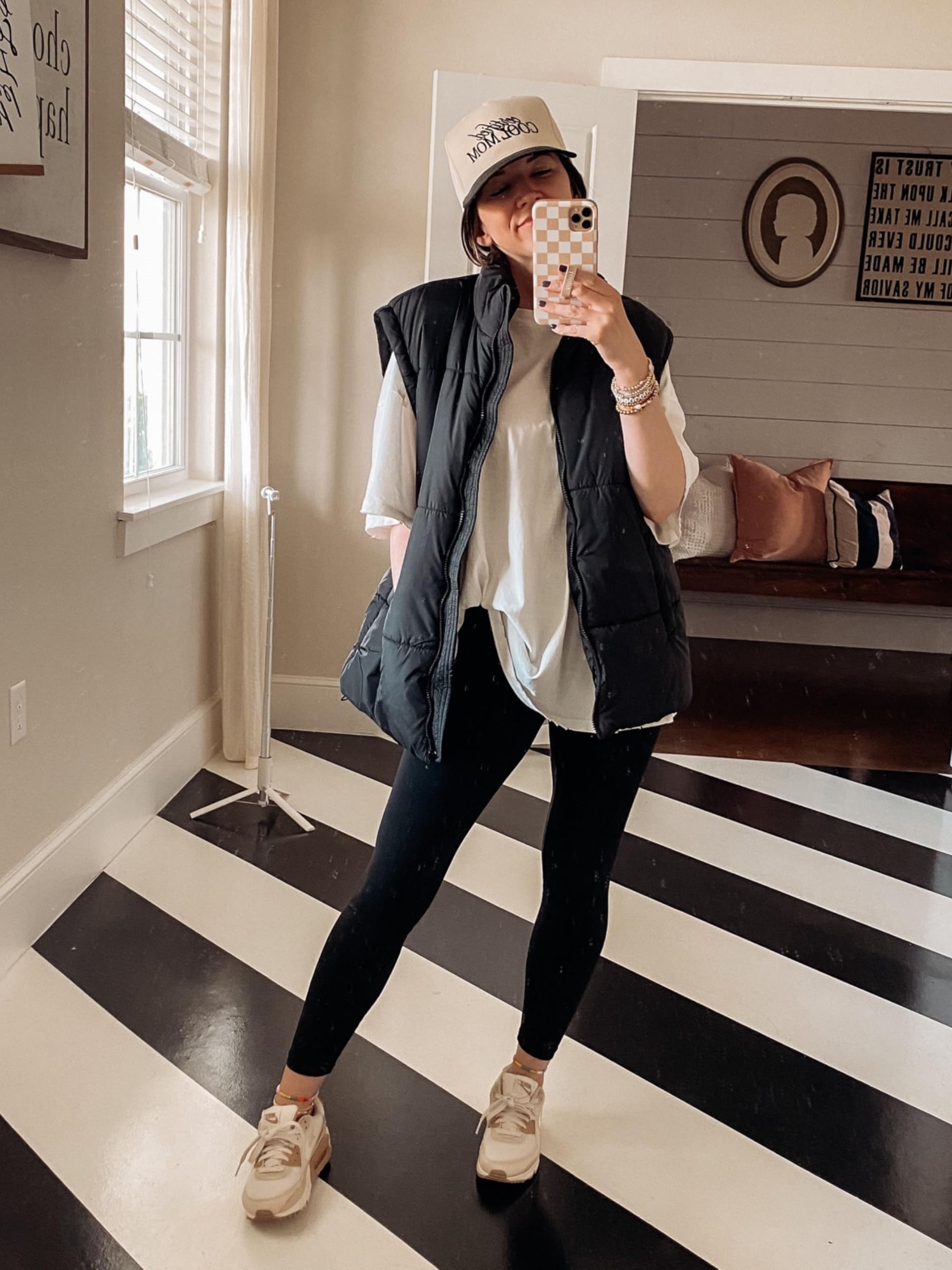 Women's Oversized Stand Collar Puffer Vest Lightweight with Pockets