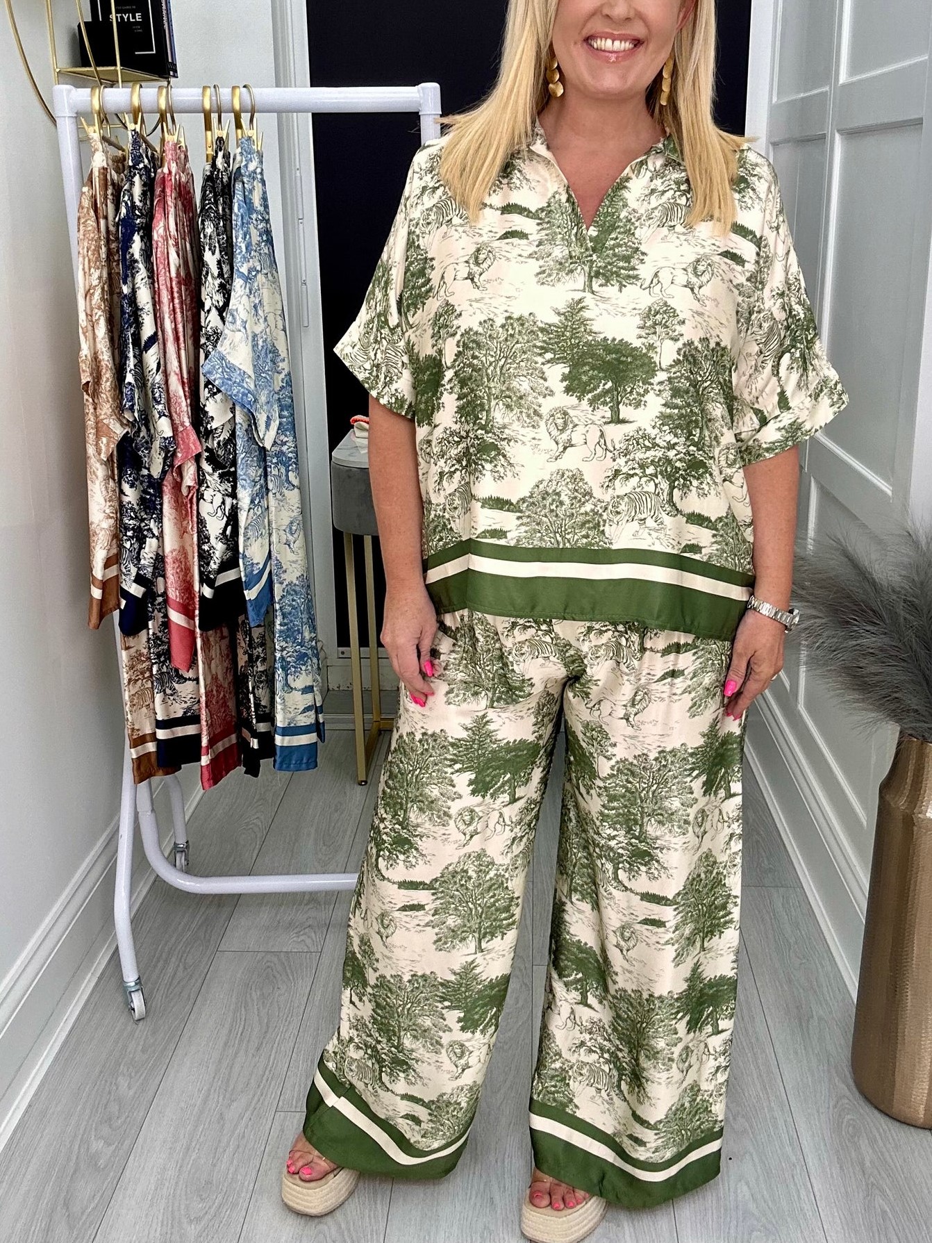 HOT SALE Women's Animal Plant Print V Neck Long Sleeve and Drawstring Pocket Pants Co-ord Set