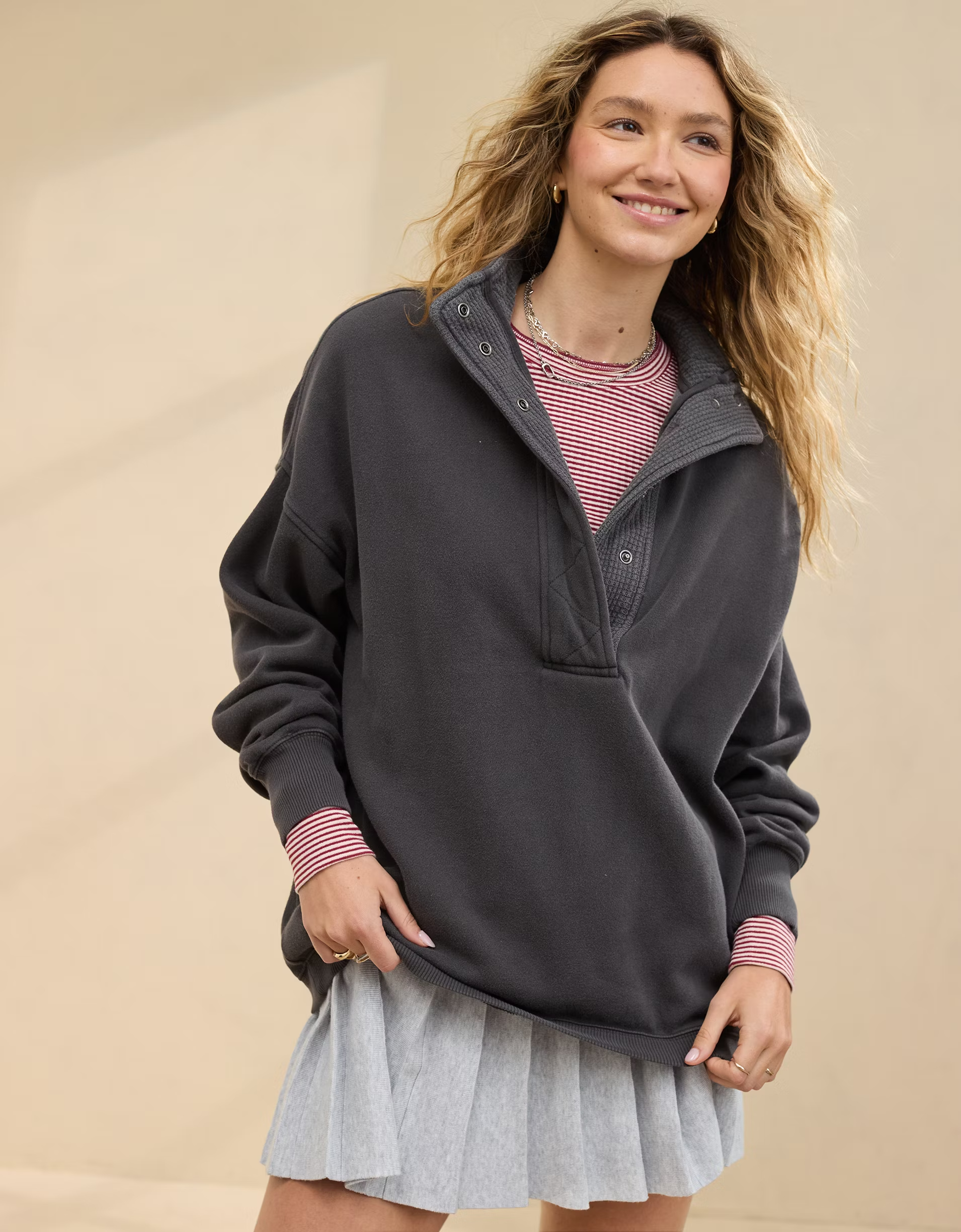 Women's Oversized Long Sleeve Quarter Snap Sweatshirt