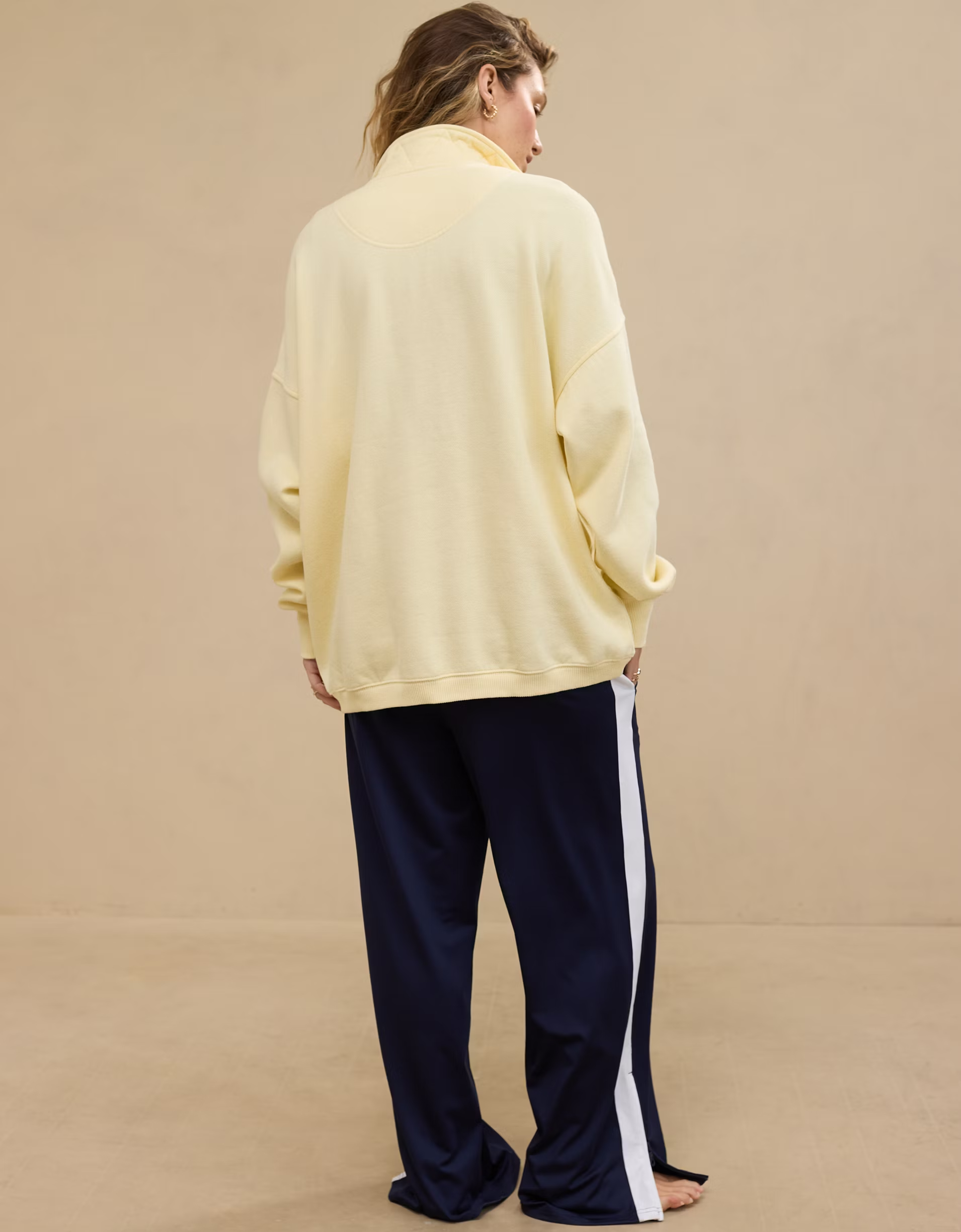 Women's Oversized Long Sleeve Quarter Snap Sweatshirt