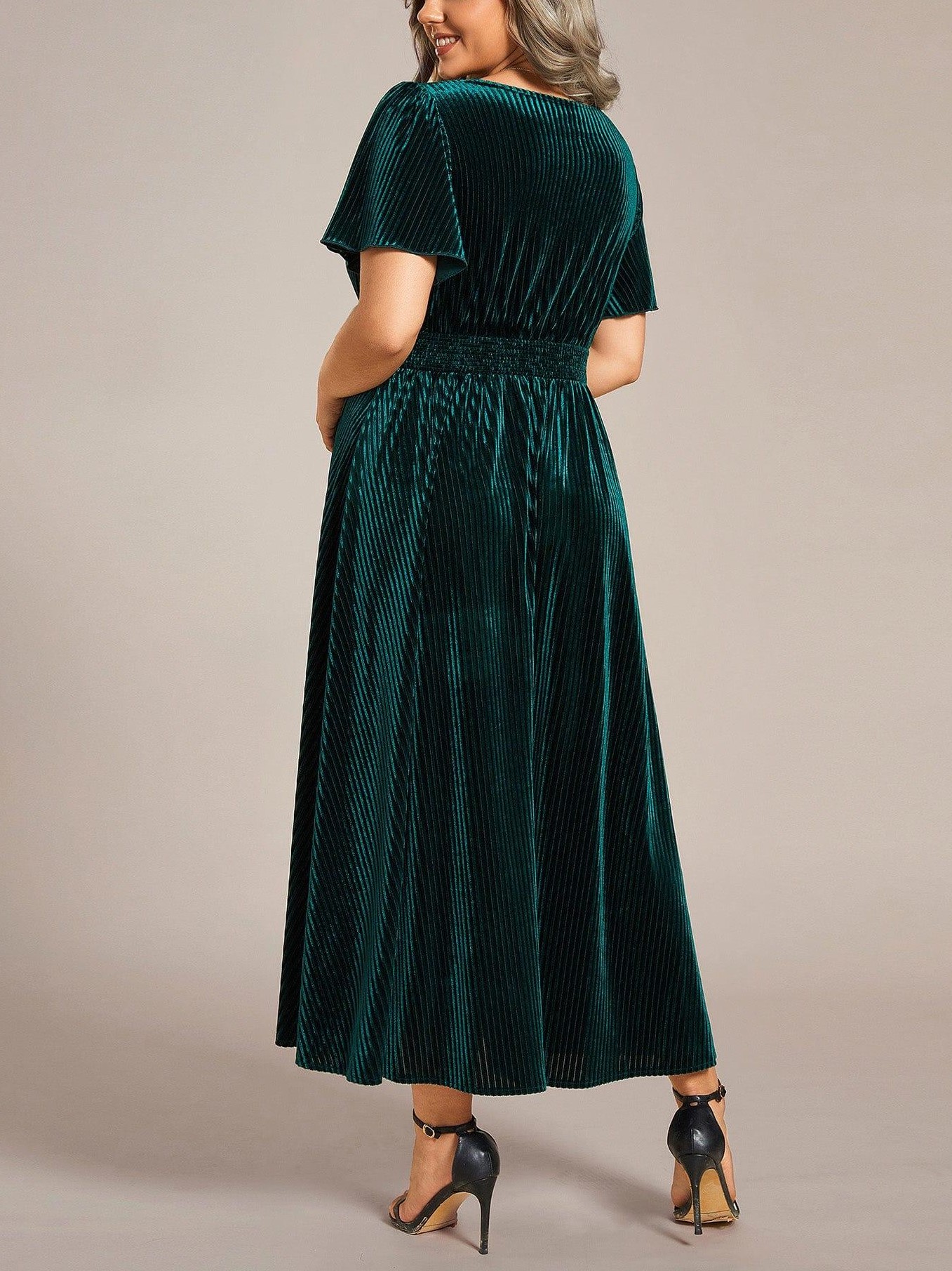 Women's V-Neck Short Sleeve Pleated Velvet Dress