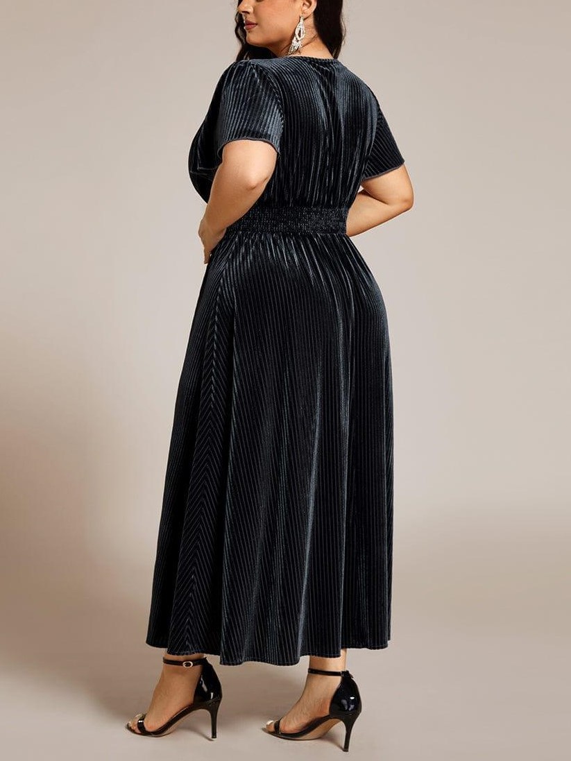 Women's V-Neck Short Sleeve Pleated Velvet Dress