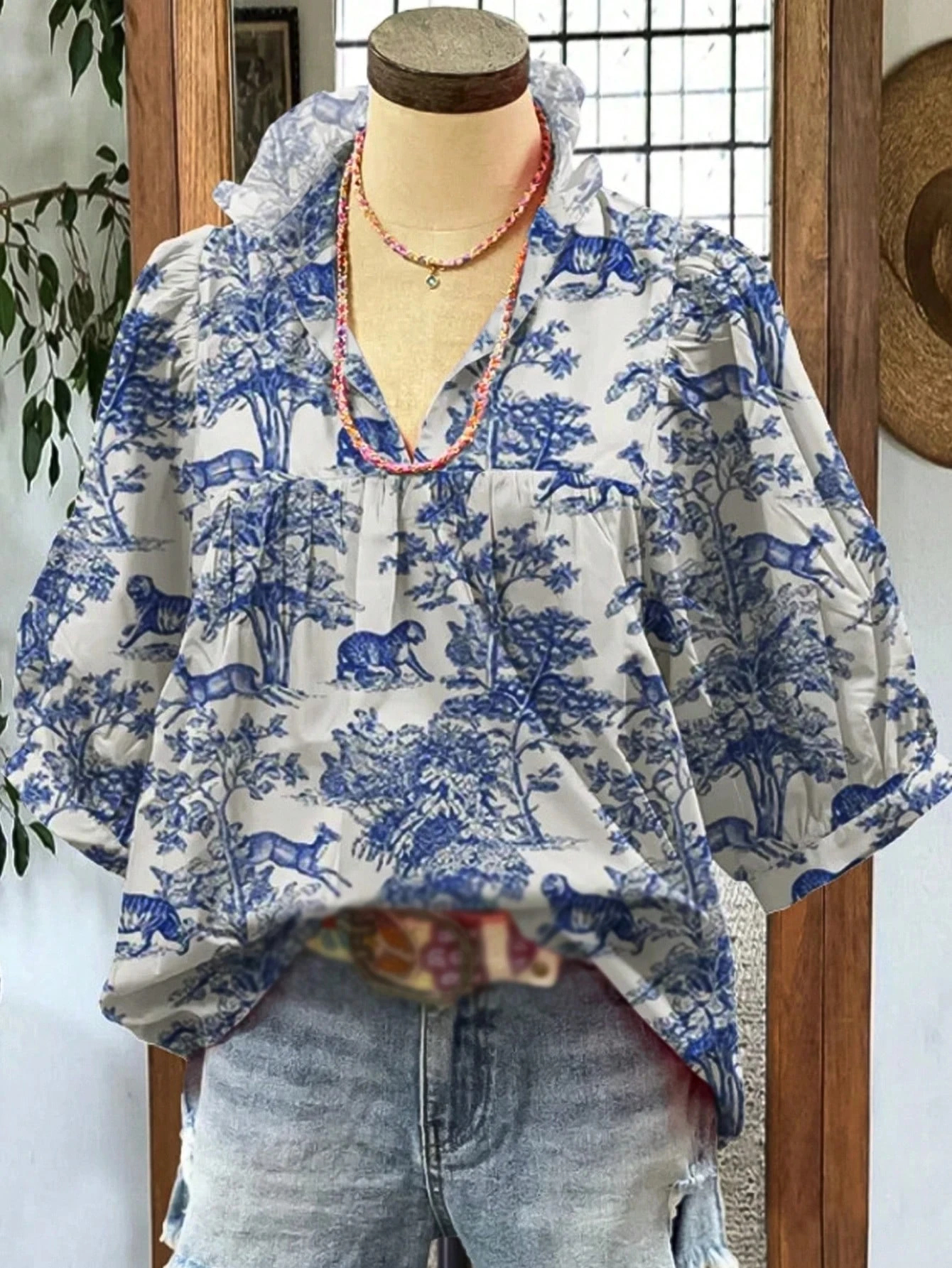 HOT SALE Vacation Plant Animal Blue And White Porcelain Pattern Short-Sleeved V-Neck Printed Shirt