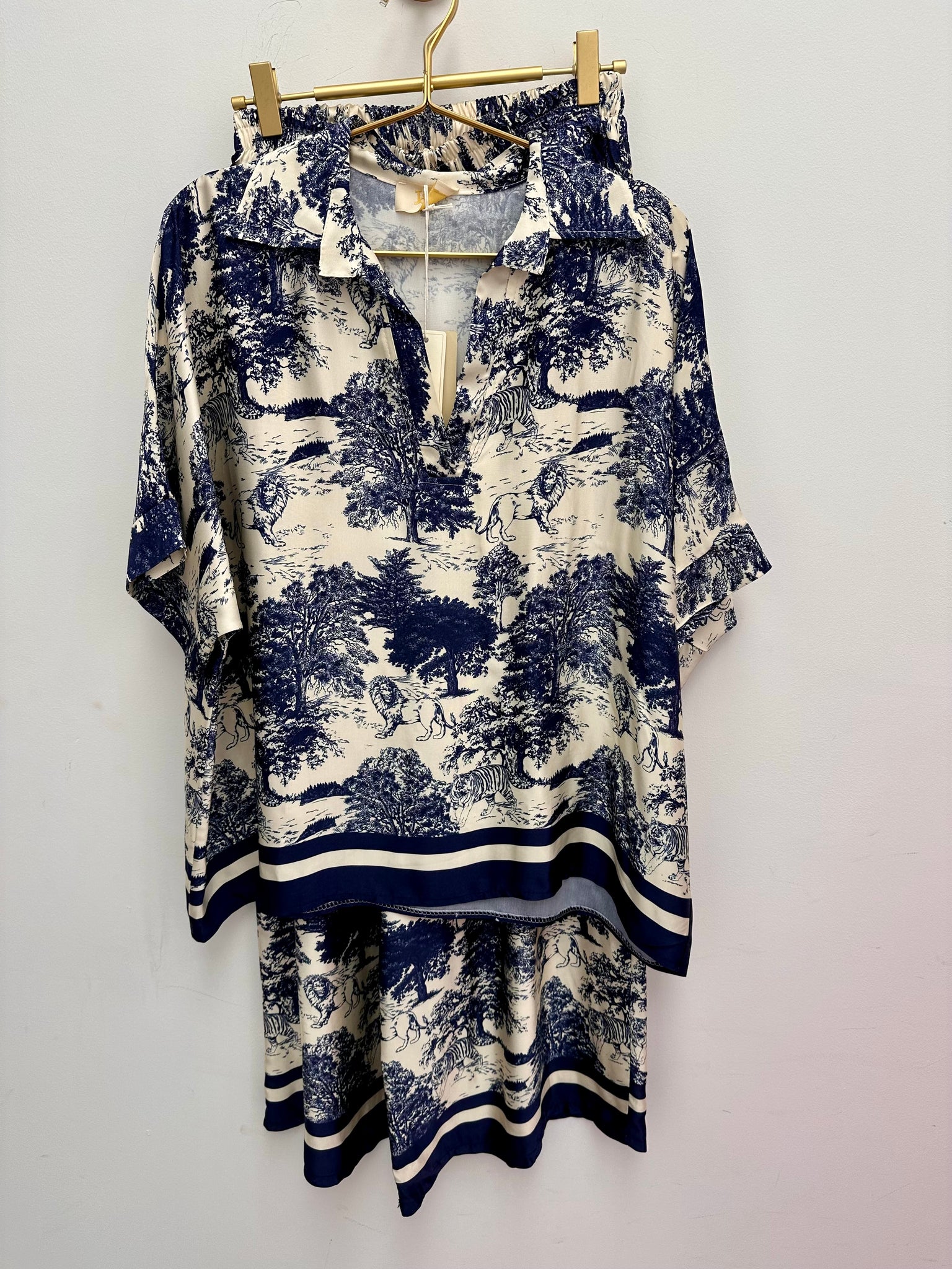 HOT SALE Women's Animal Plant Print V Neck Long Sleeve and Drawstring Pocket Pants Co-ord Set