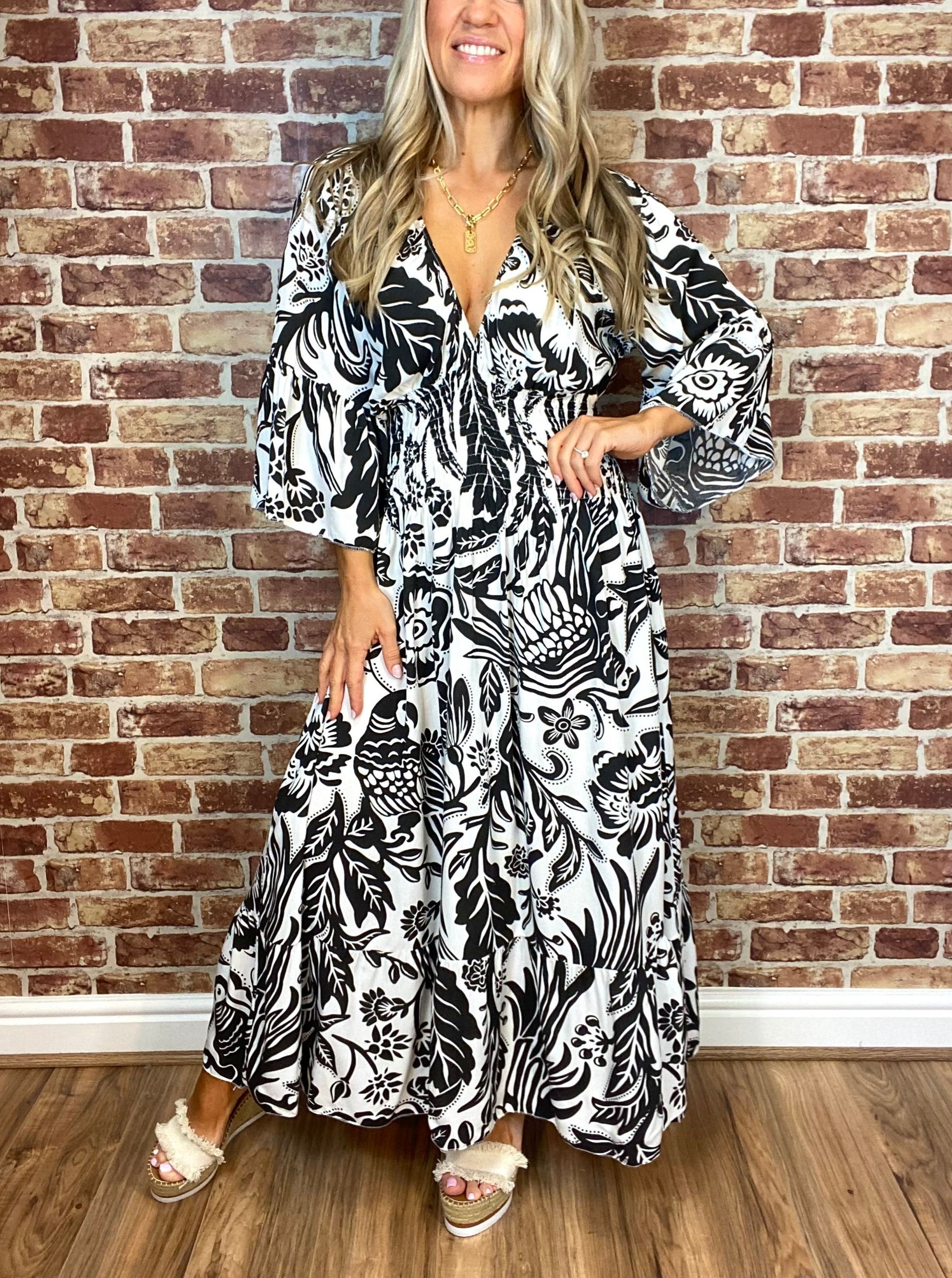 Summer Hot Sale Women's V-neck Half-Sleeve Printed Flowing Stretch Dress