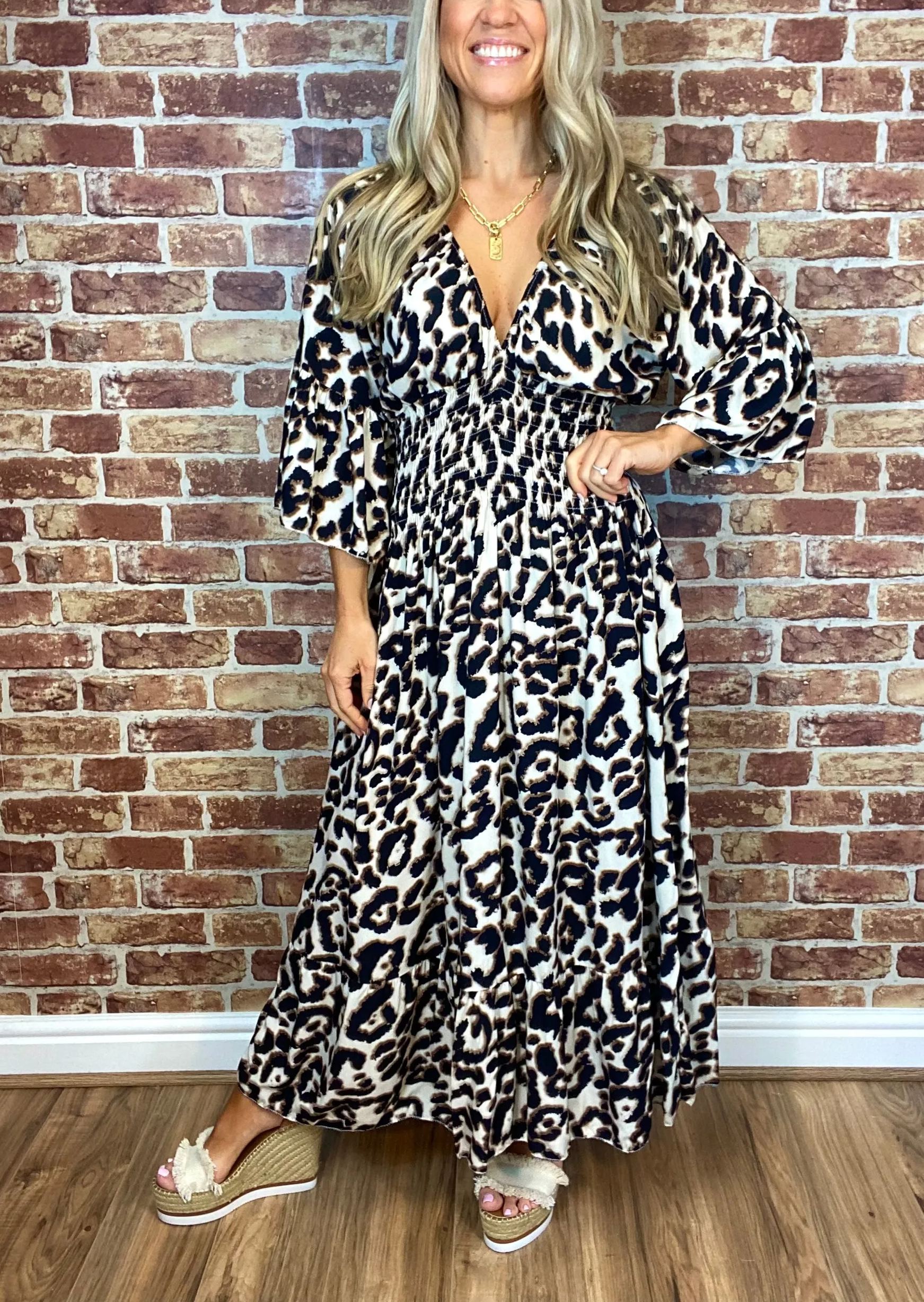 Summer Hot Sale Women's V-neck Half-Sleeve Printed Flowing Stretch Dress