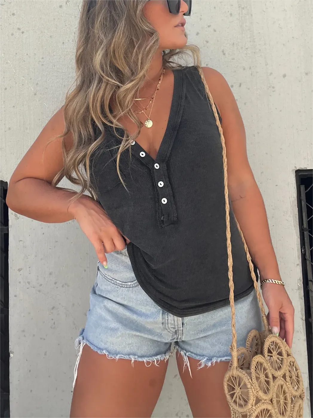 50% OFF 🔥Women's Casual Solid Color Tank Top (BUY 2 FREE SHIPPING)