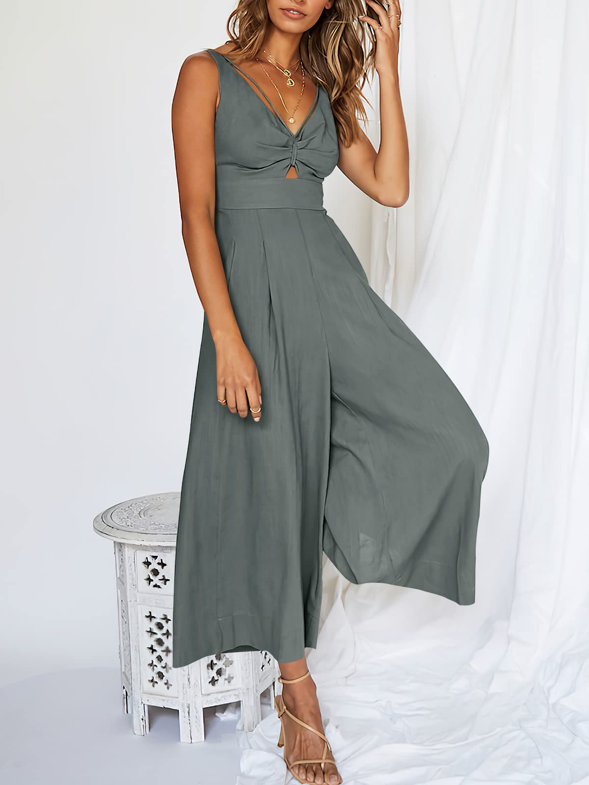 V Neck Cutout High-Waist Rompers (Buy 2 free shipping)-hivebabe.com