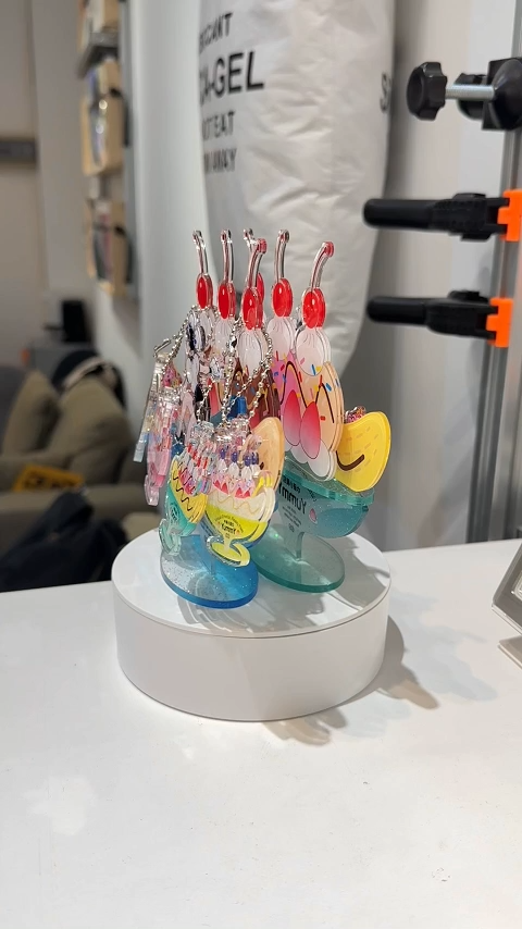 中華小籠包 - BANANA ICE CREAM ACRYLIC STANDEE