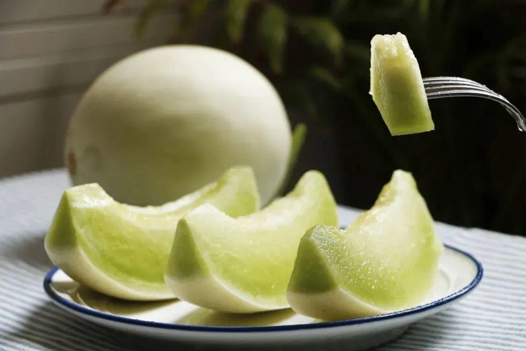 玉菇甜瓜甜蜜上市，来海湾镇实现&ldquo;吃瓜自由&rdquo;！_上观新闻