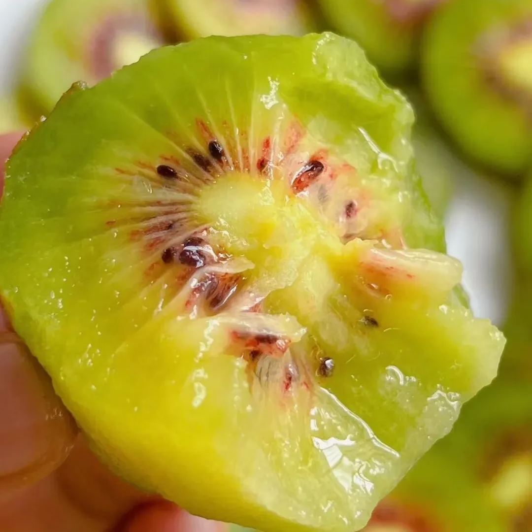 🎆75% off 🥂100 PCS Kiwi with red heart