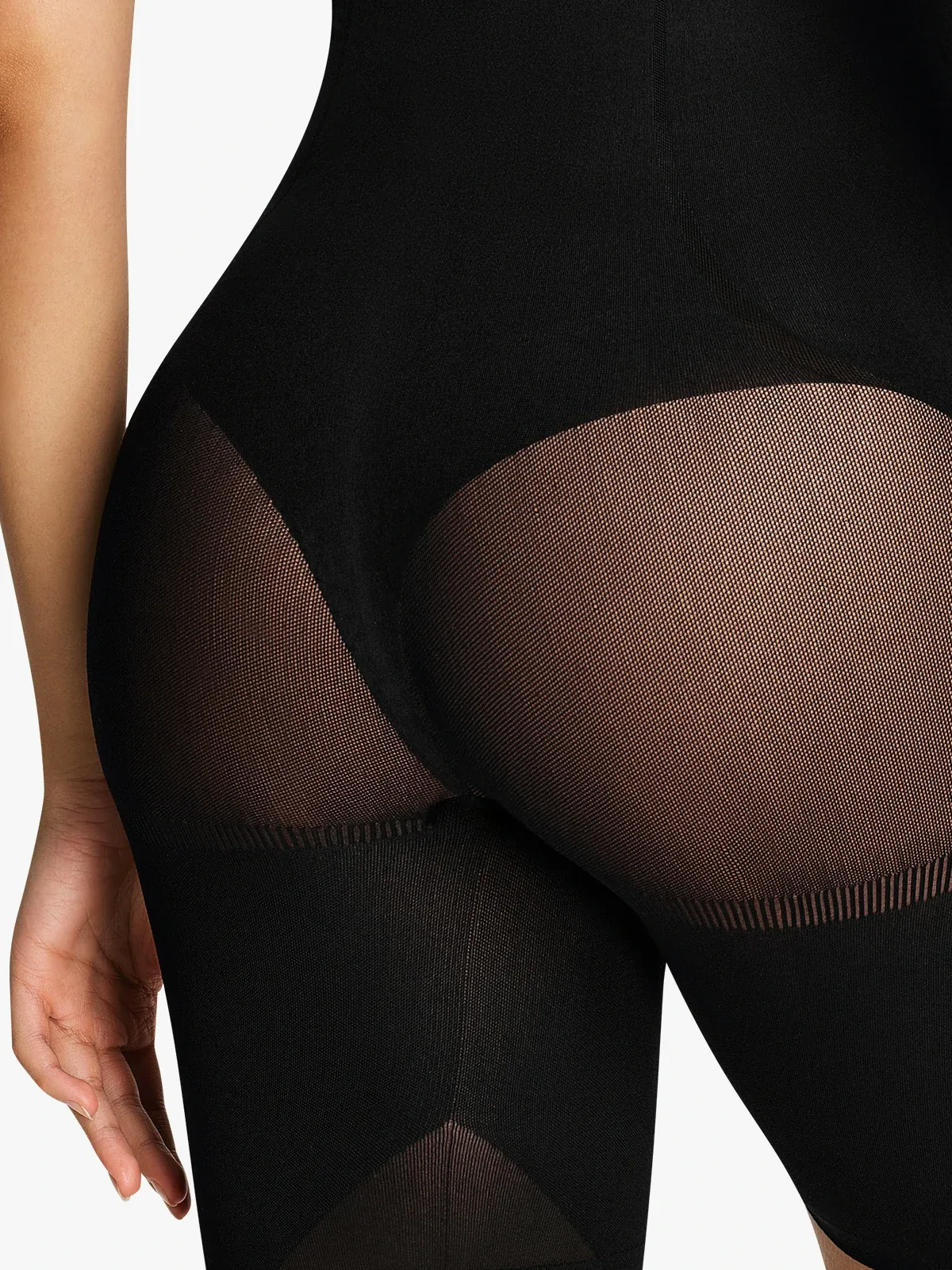 Seanless Smoothing Comfort Cami Mid-Thigh Bodysuit