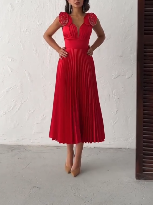 Elegant Diamond Sleeveless Pleated Dress