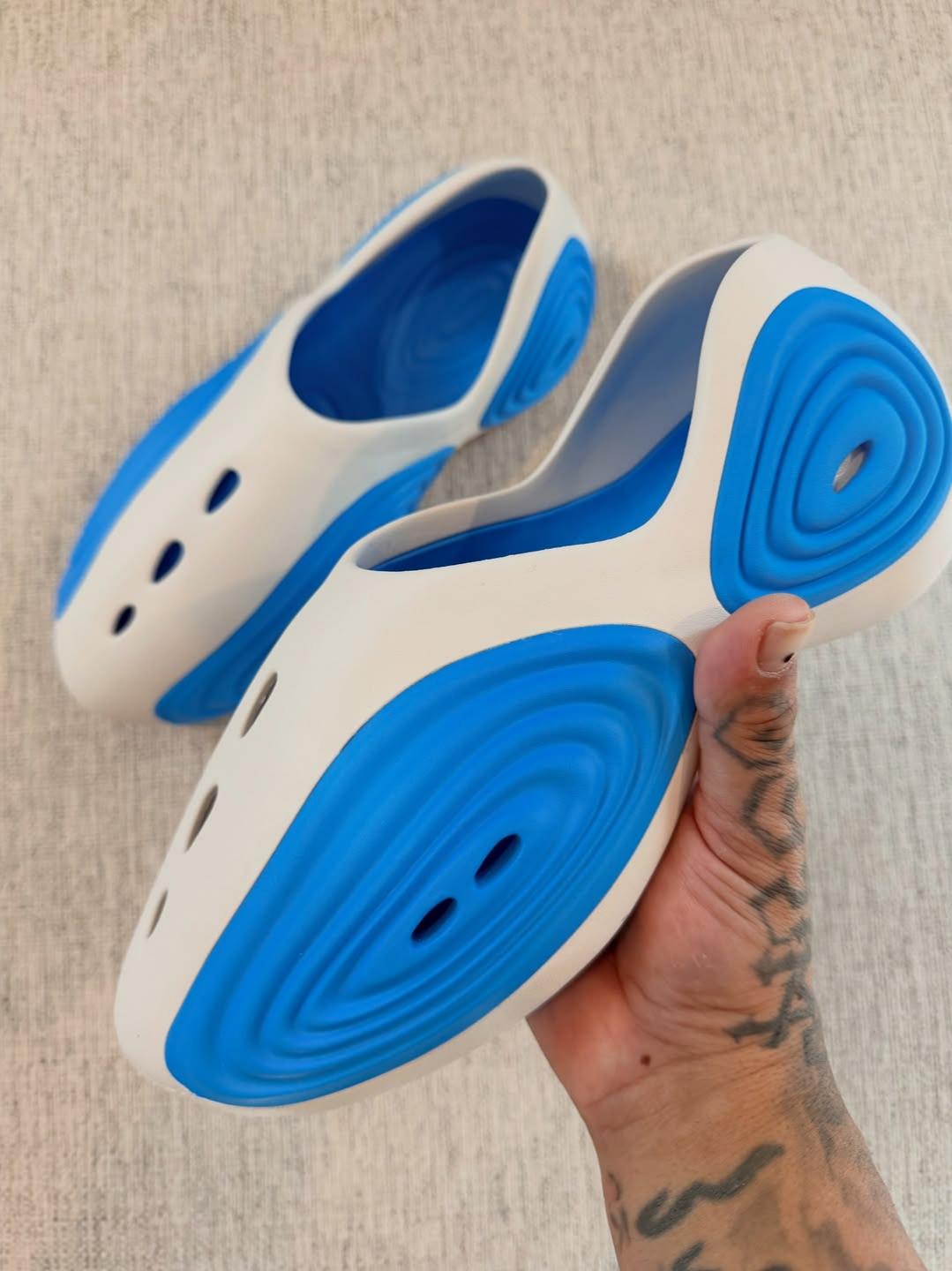 Men's Blue & White Wave Comfort Shoes