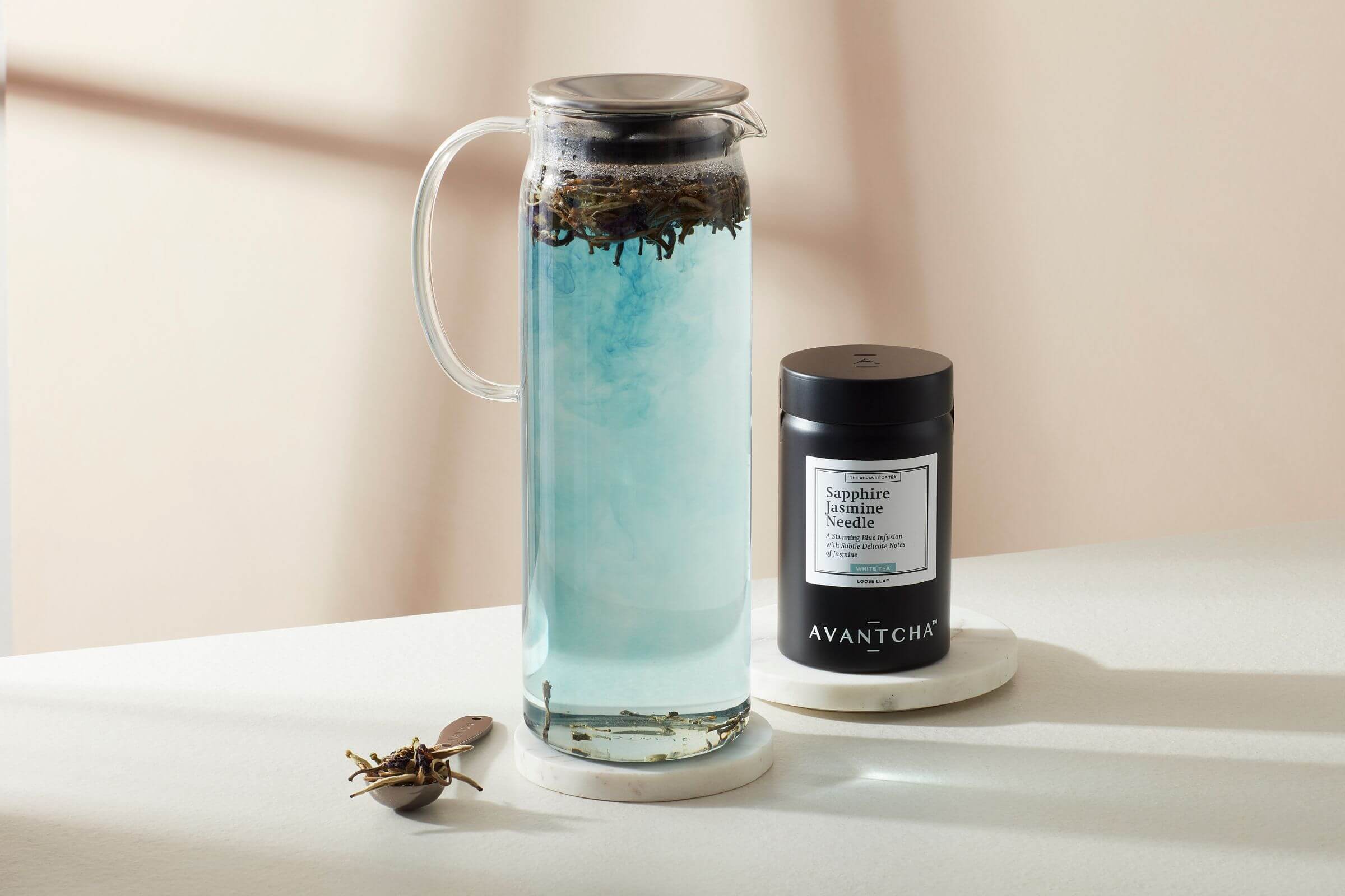 Brewing Sapphire Jasmine Needle to create stunning blue infusion