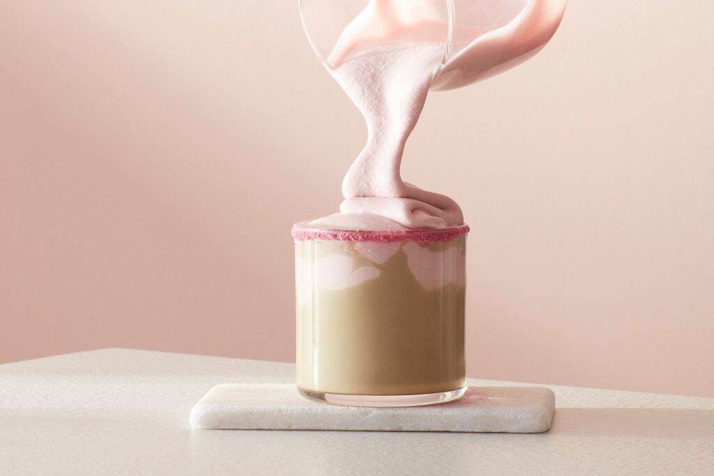 Strawberry cold foam Hojicha drink recipe