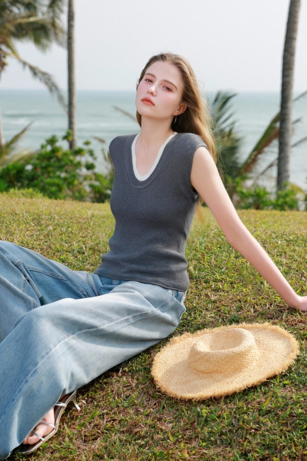 Minimalist Contrast Color Slim Sweater