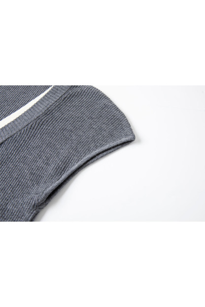 Minimalist Contrast Color Slim Sweater