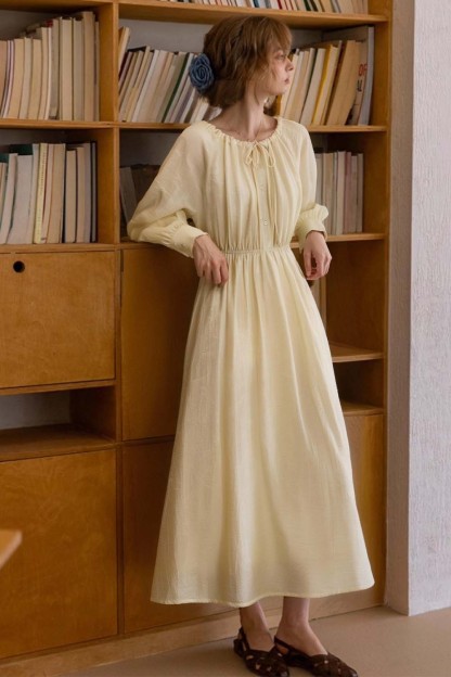 French Holiday Style Large Round Neck Dress