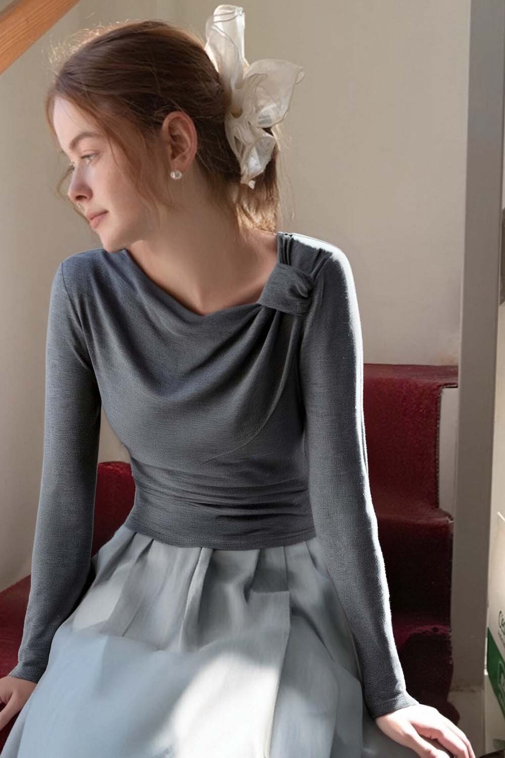 Simple Knotted Long-Sleeved T-Shirt