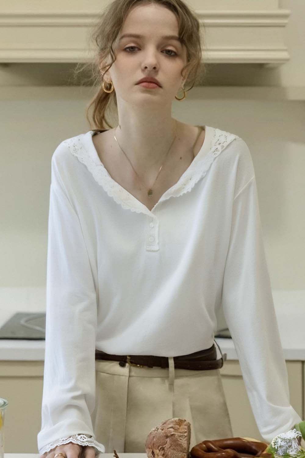 Lace-Decorated Hooded T-Shirt