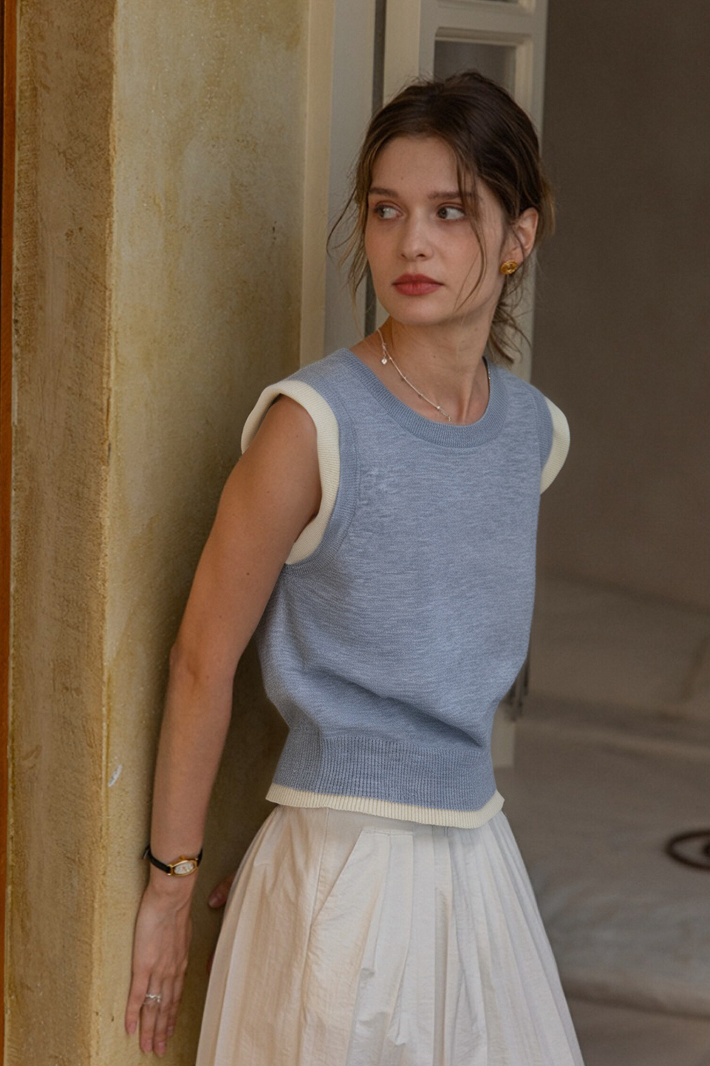 Round Neck Sleeveless Loose Knit Sweater