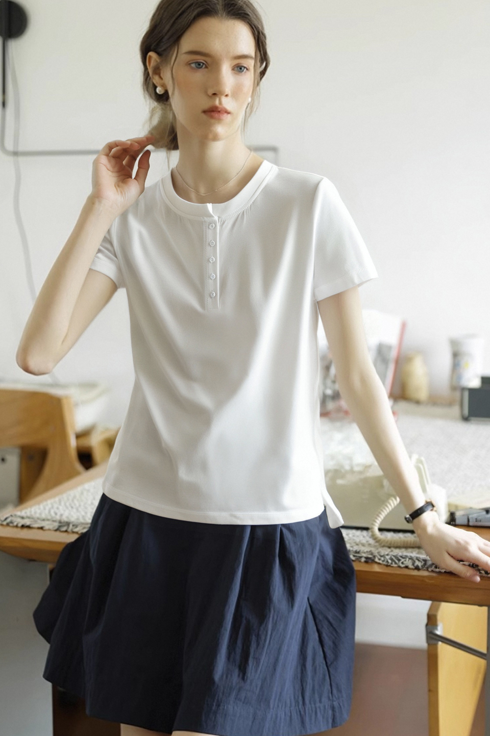 Round Neck Slit Solid Color T-Shirt