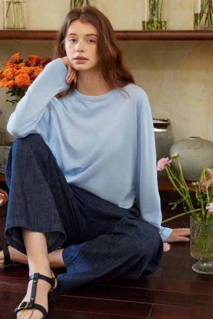 Round Neck Light And Loose T-Shirt