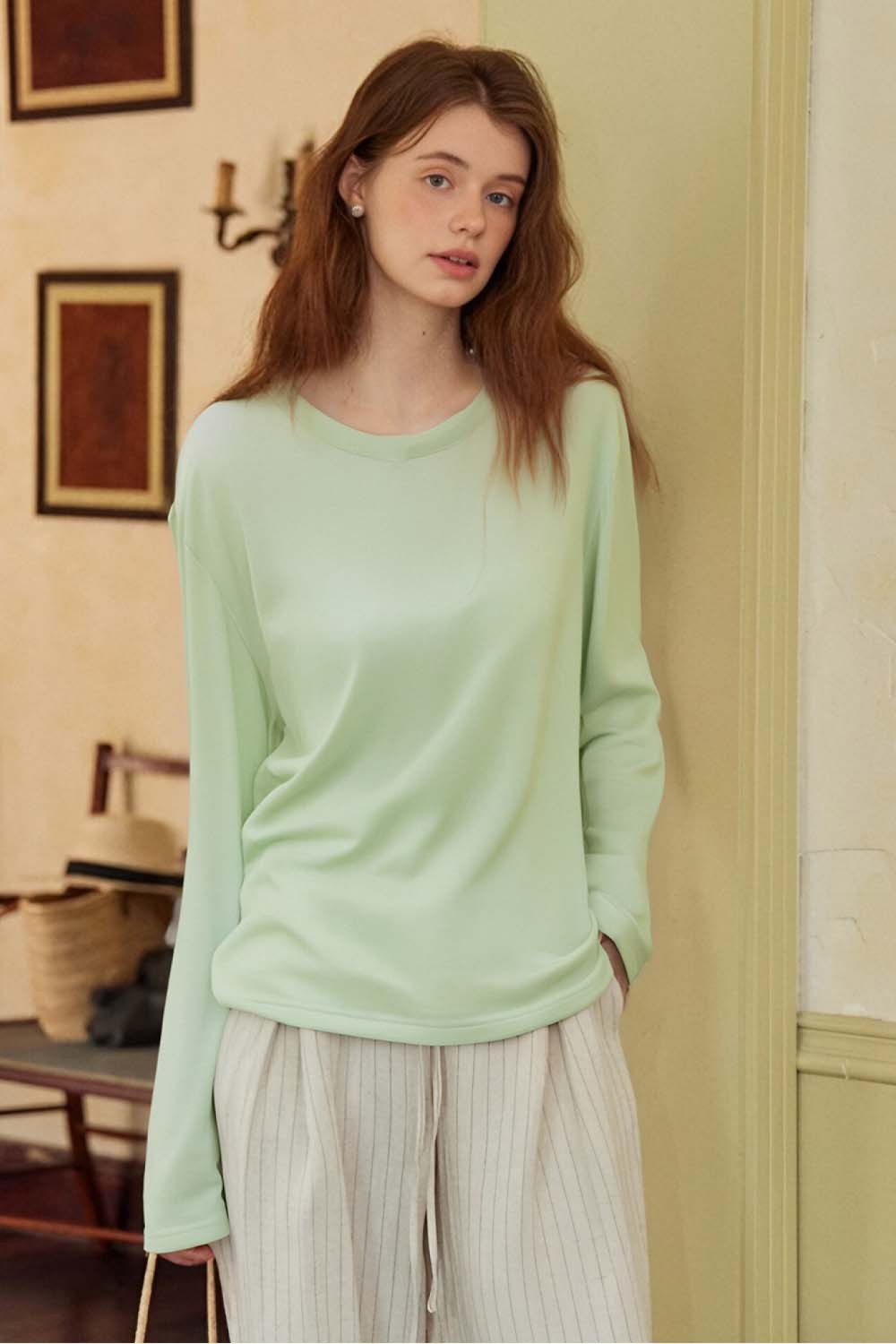 Round Neck Light And Loose T-Shirt