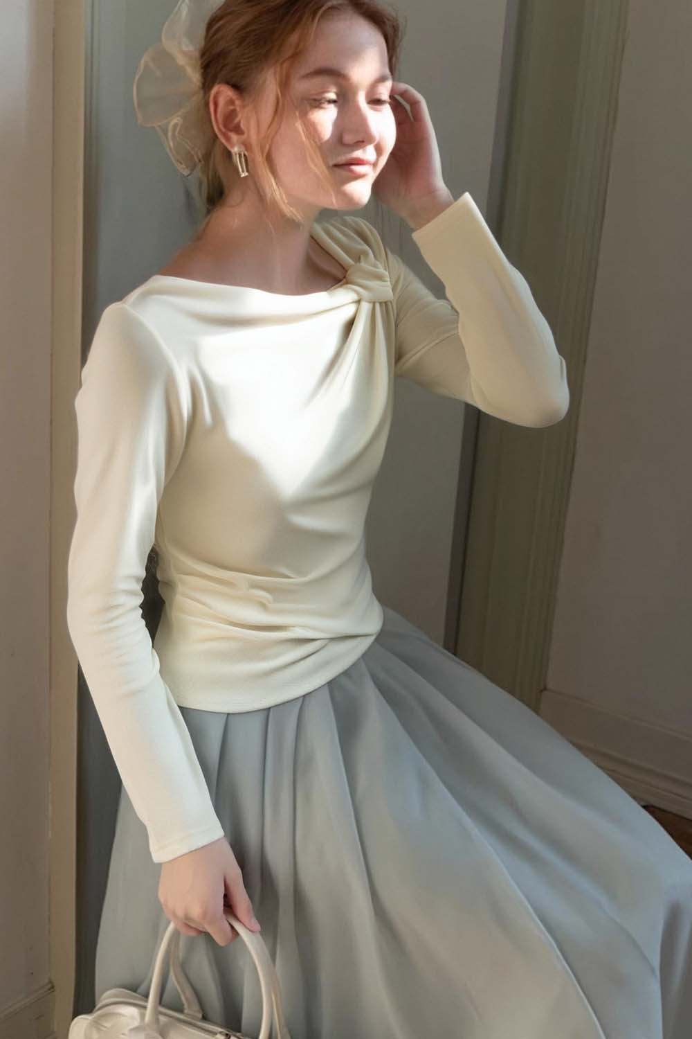 Simple Knotted Long-Sleeved T-Shirt
