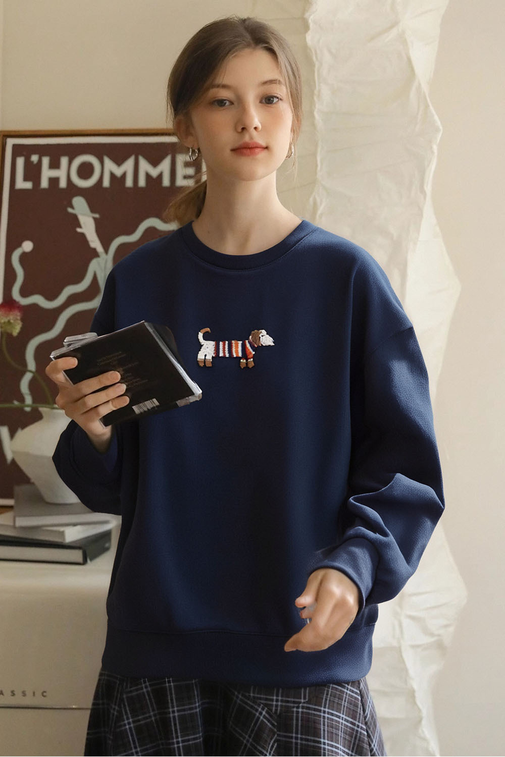 Dachshund Embroidered Round Neck Sweatshirt