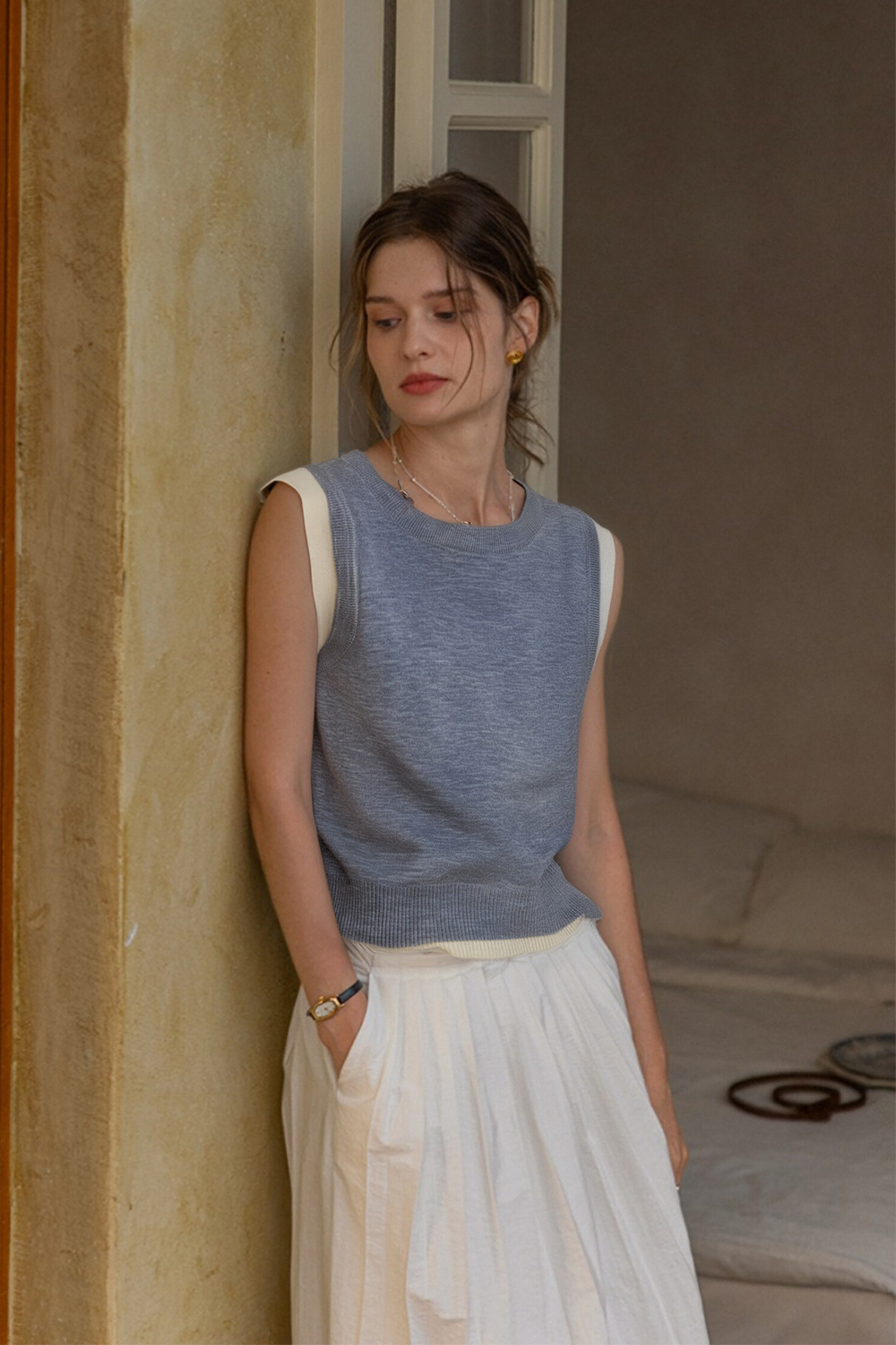 Round Neck Sleeveless Loose Knit Sweater