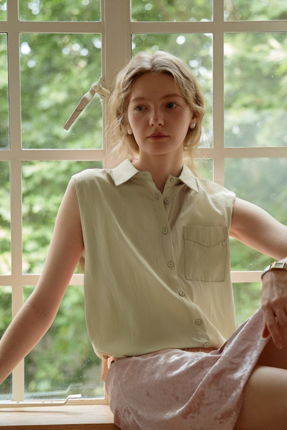 Solid Color Sleeveless Casual Shirt