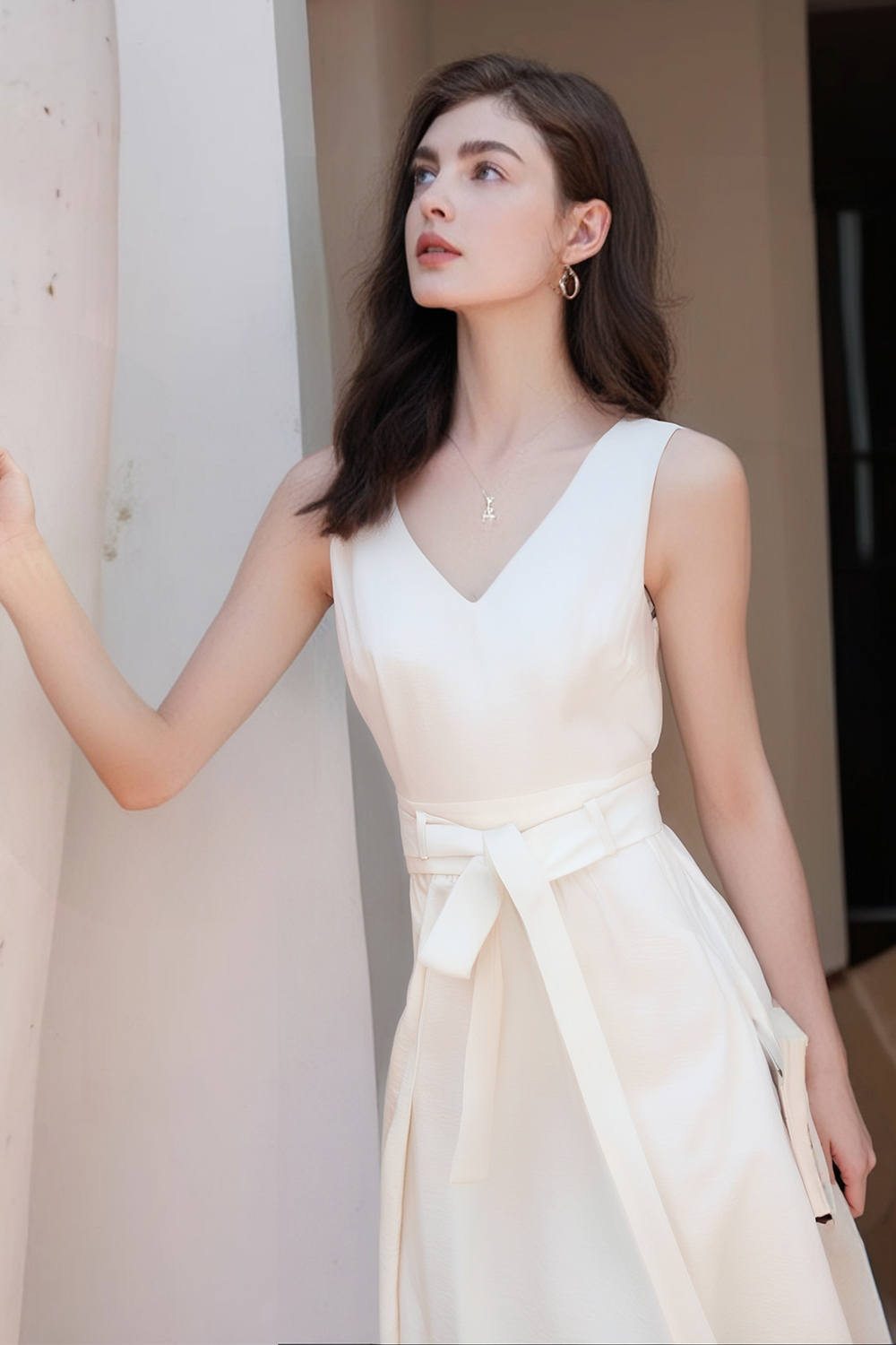 V-Neck Sleeveless Solid Color Dress