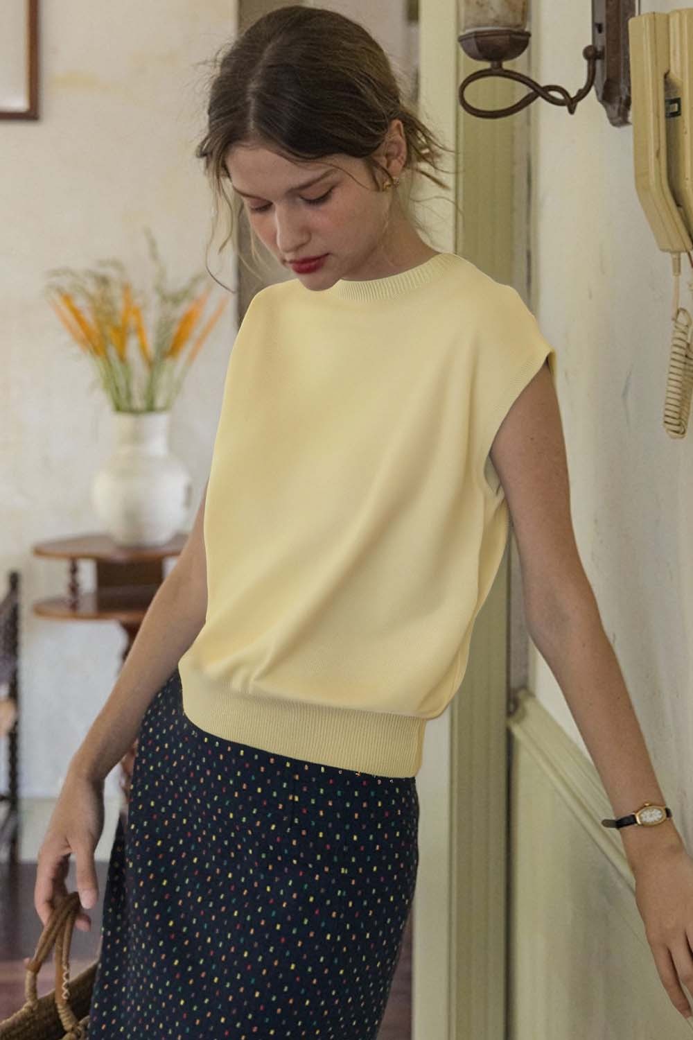 Sleeveless Round Neck Sweater