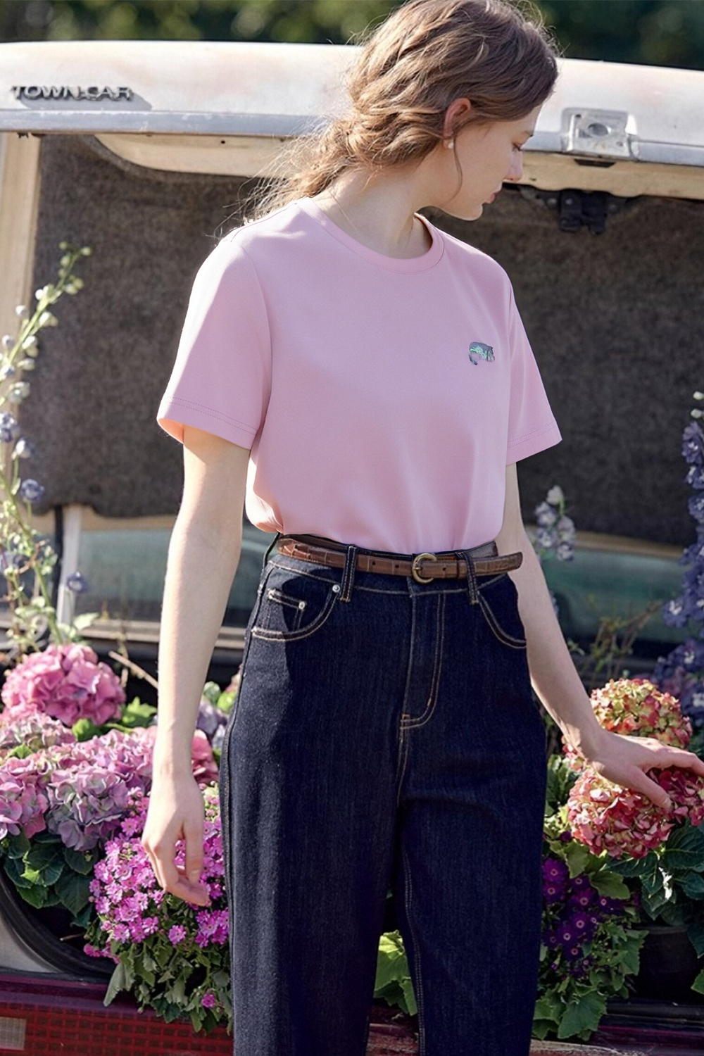 Kitten Sequin Embroidered Straight T-Shirt