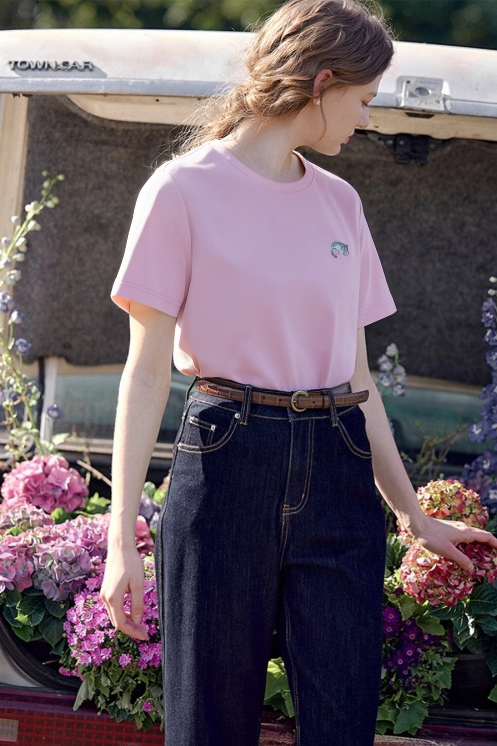 Kitten Sequin Embroidered Straight T-Shirt