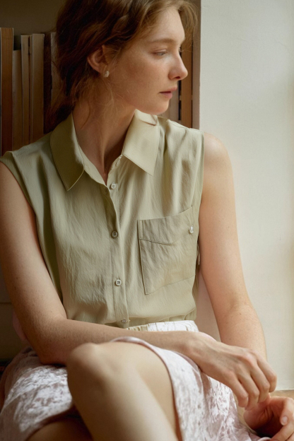 Solid Color Sleeveless Casual Shirt