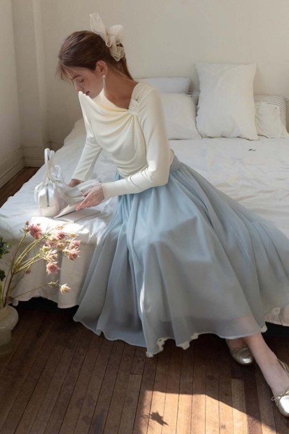 Simple Knotted Long-Sleeved T-Shirt
