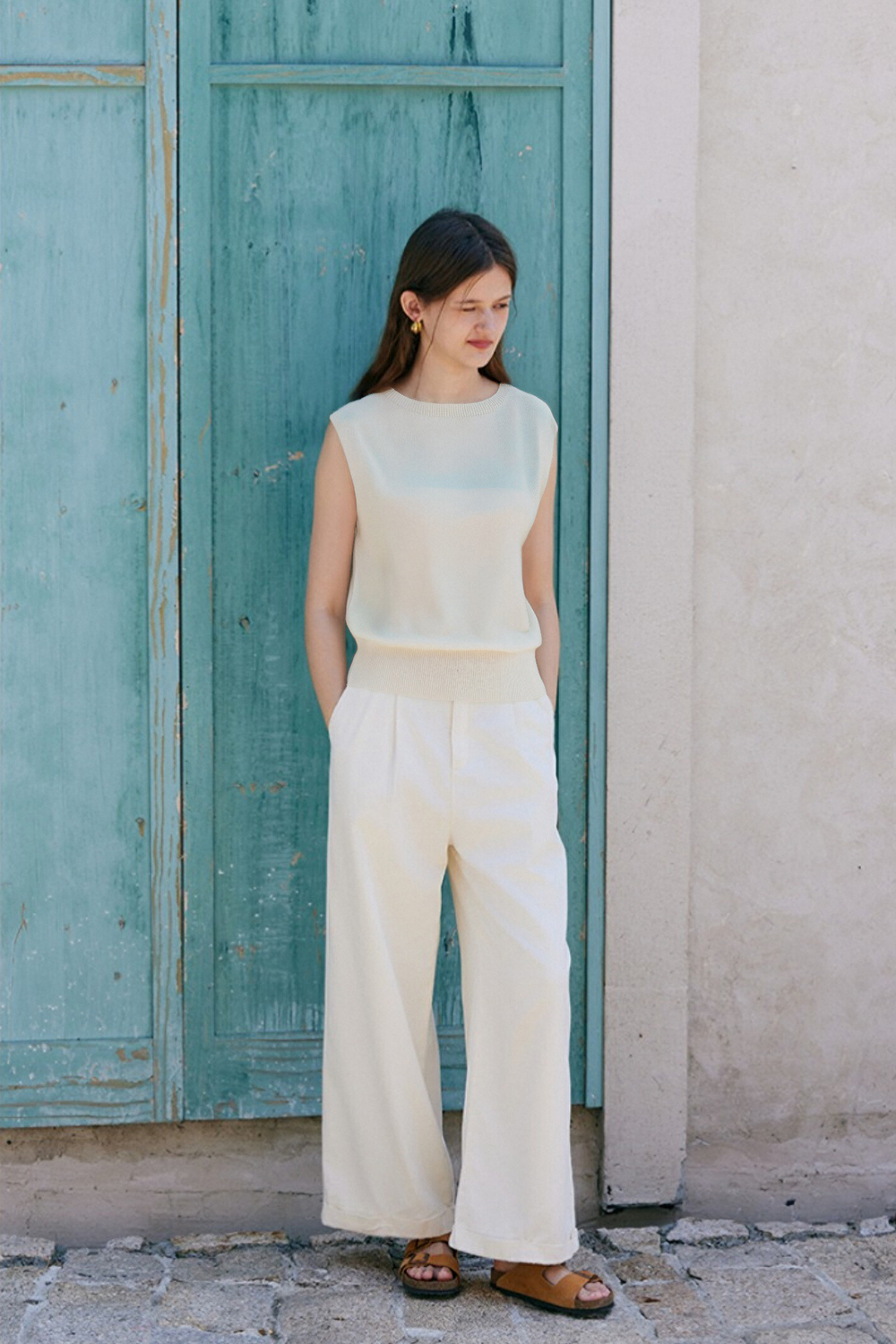 Sleeveless Round Neck Sweater