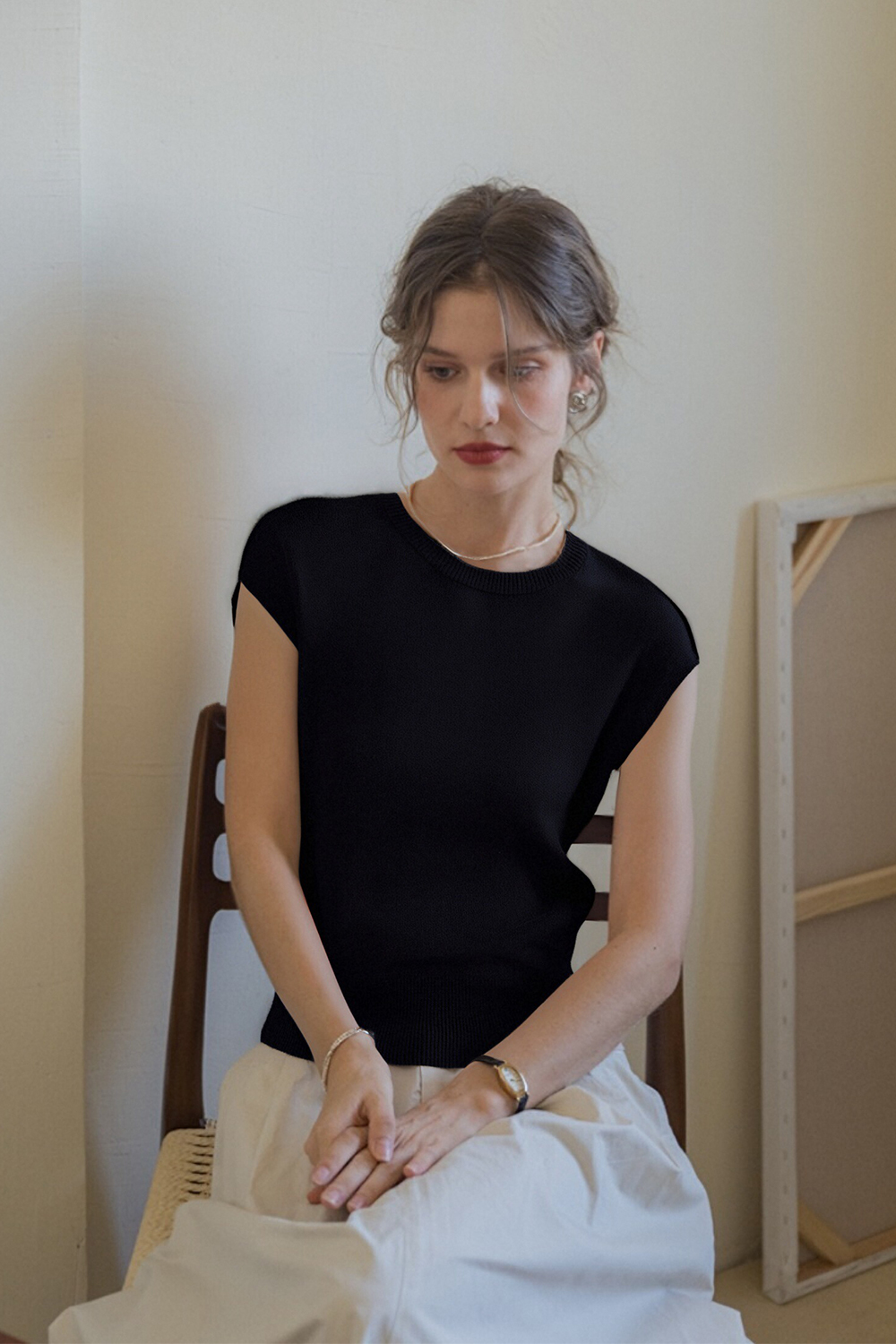 Sleeveless Round Neck Sweater