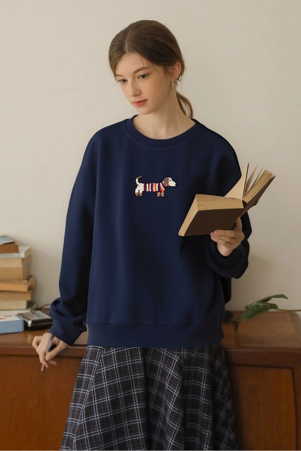 Dachshund Embroidered Round Neck Sweatshirt