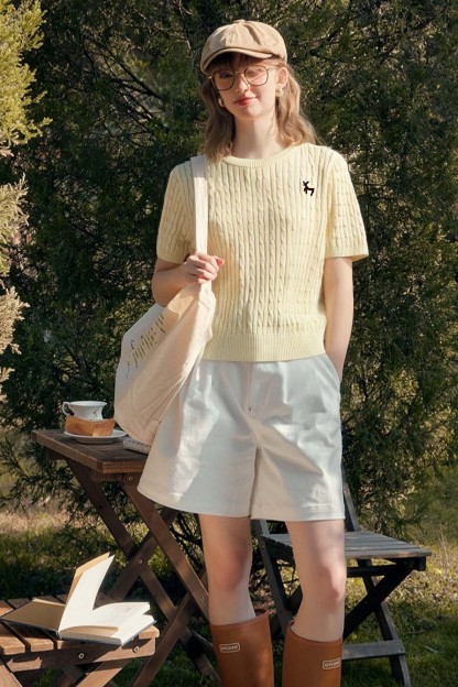 Straight Shoulders Round Neck Embroidered Sweater