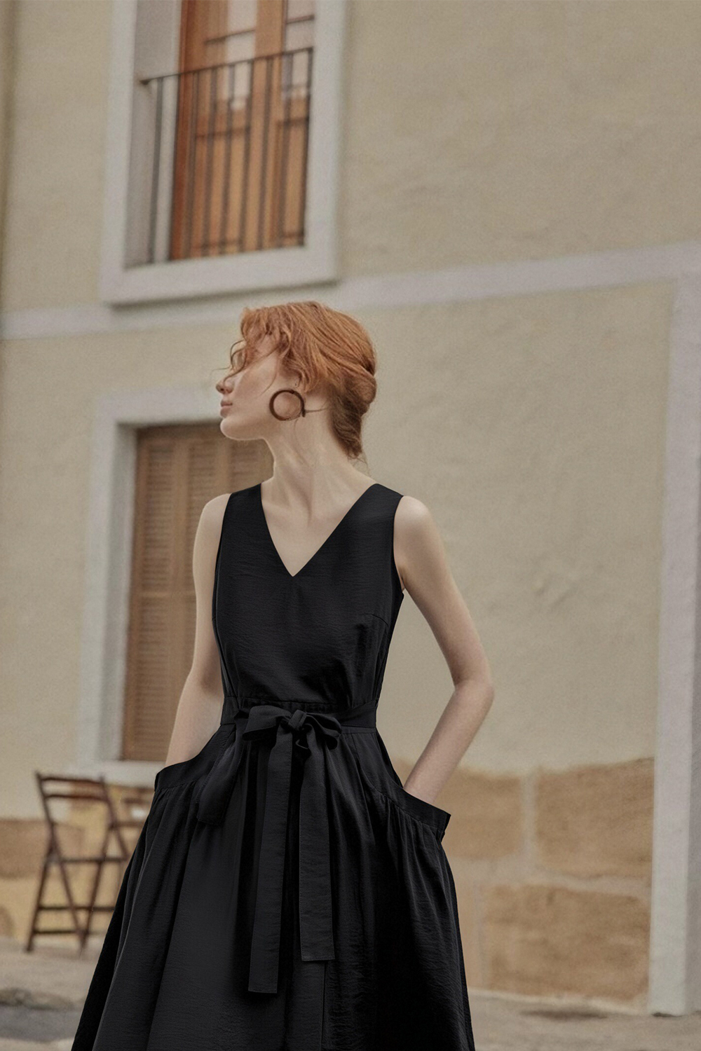 V-Neck Sleeveless Solid Color Dress