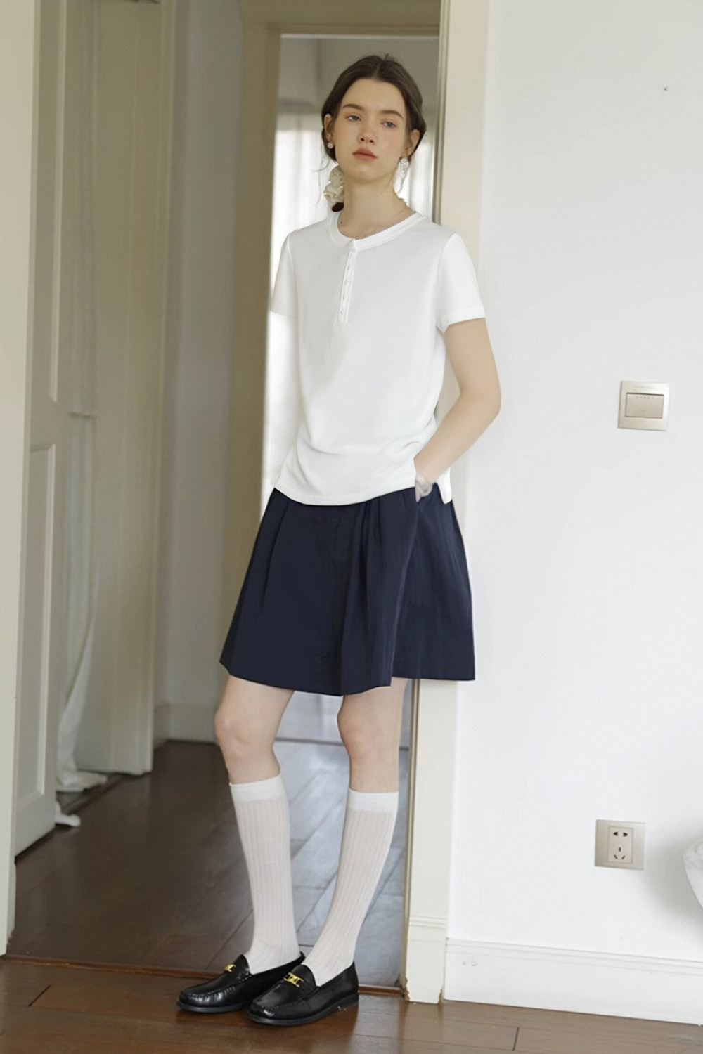 Round Neck Slit Solid Color T-Shirt