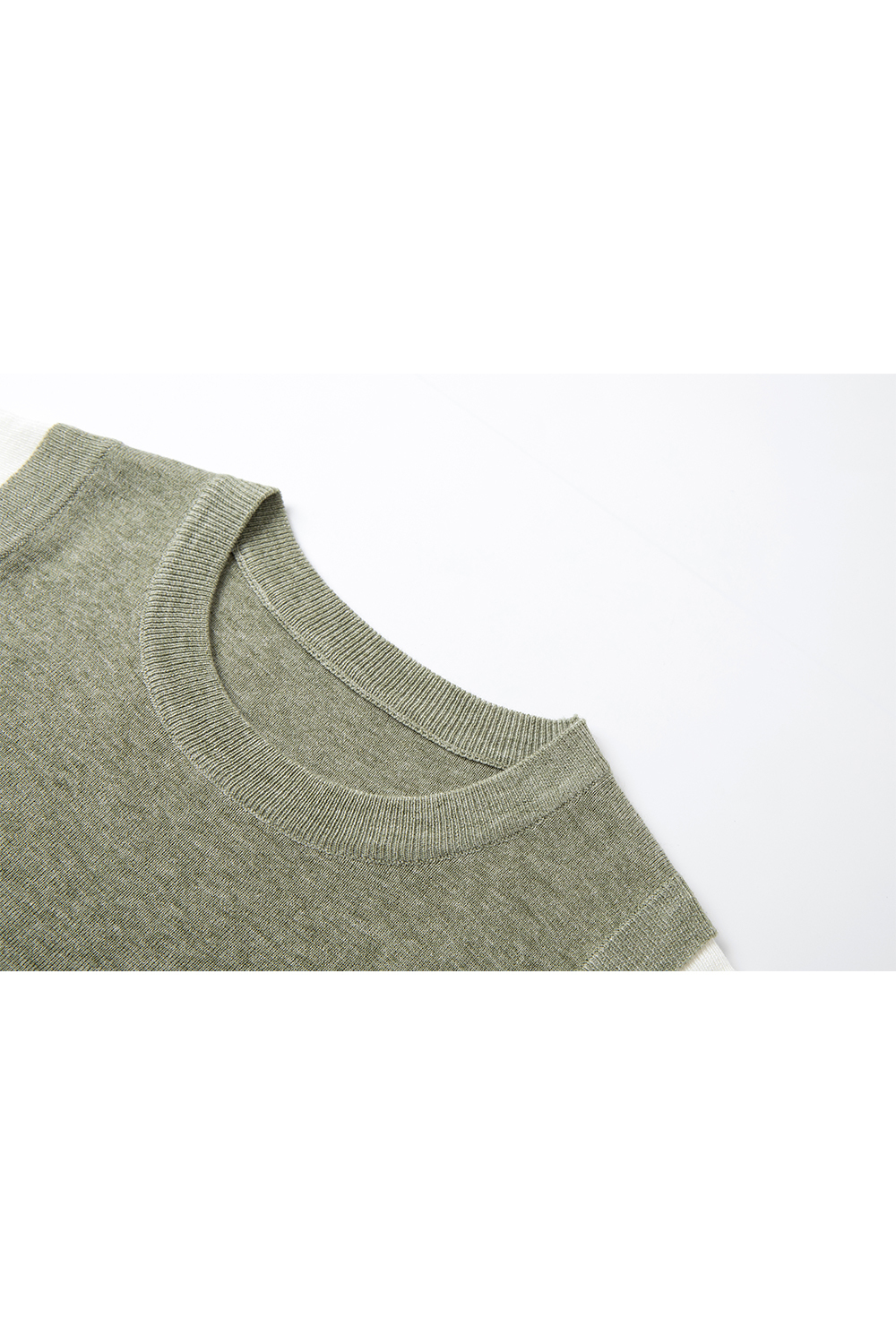Round Neck Sleeveless Loose Knit Sweater