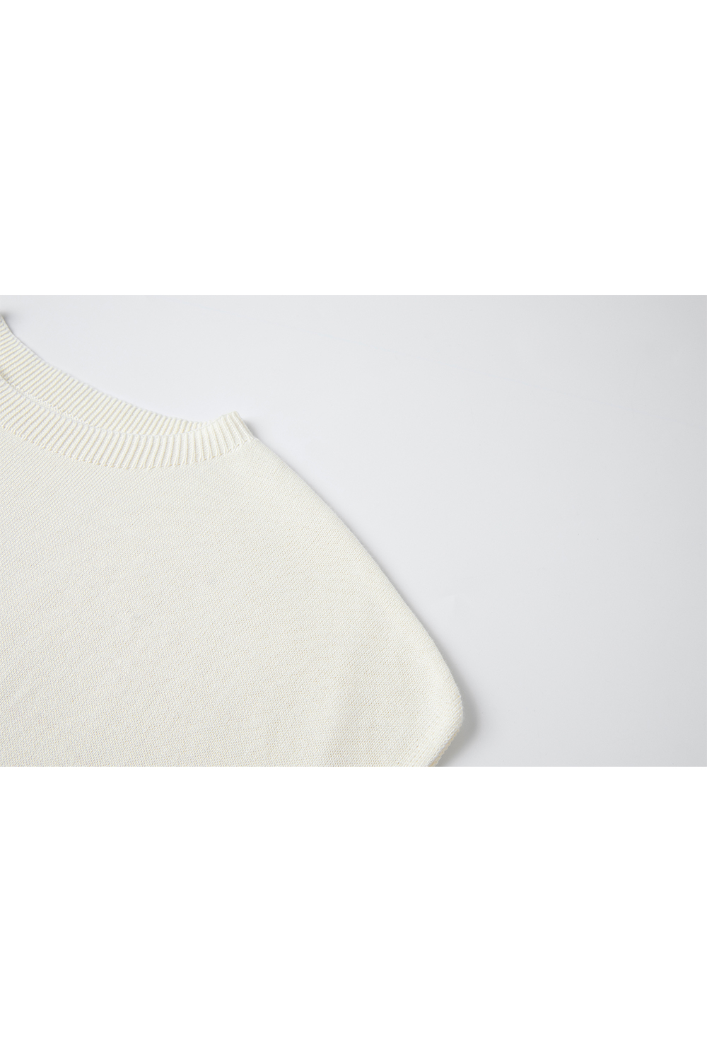 Sleeveless Round Neck Sweater