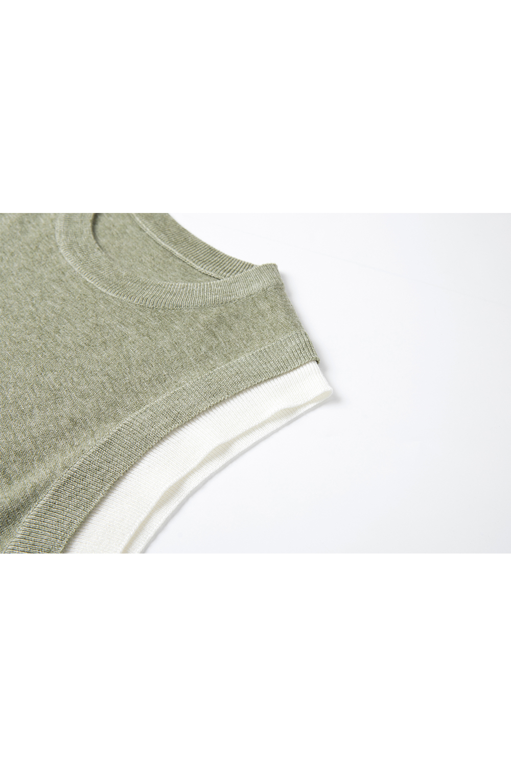 Round Neck Sleeveless Loose Knit Sweater