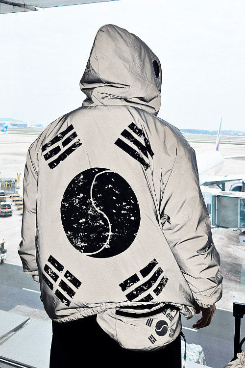 ByTheR Reversible Taegukgi Reflective Mesh Lambswool Hooded Jacket