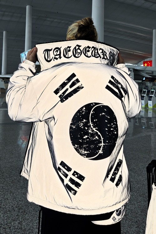 ByTheR Reversible Vintage Taegeukgi Reflective Fleece High Neck Jumper